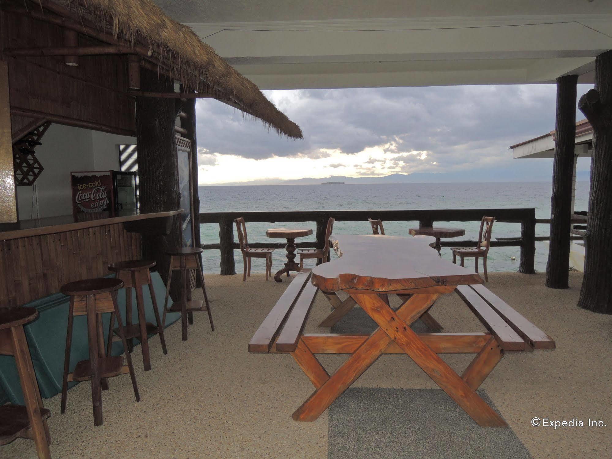 Love'S Beach & Dive Resort Moalboal Exterior photo